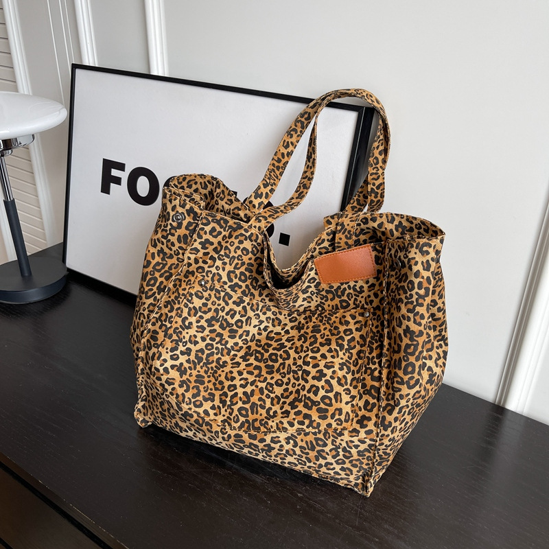 Bolsa Tote com Estampa de Leop - Women'S Vegan Bags avaliação e preço